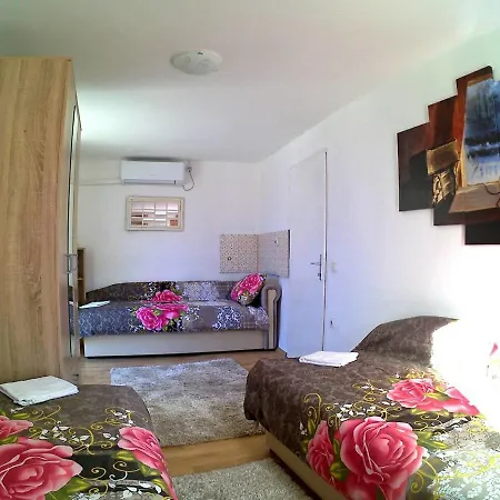 Stone House Apartment